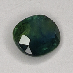 0.67ct Grüner Saphir Ovalschliff 5.9x4.8mm