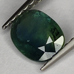 0.67ct Grüner Saphir Ovalschliff 5.9x4.8mm