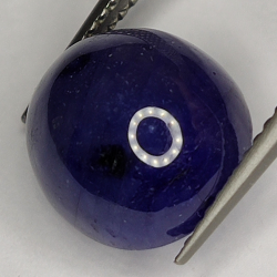 8.38ct Blauer Saphir cabochon oval 11.2x10.2mm