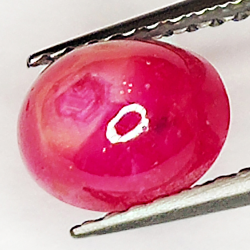 2.07ct Rubis Étoilé cabochon ovale 7.1x5.8mm