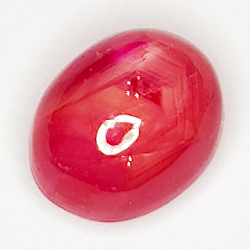 3.20ct Rubis Étoilé cabochon ovale 8.2x6.5mm