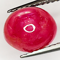 3.86ct Rubis Étoilé cabochon ovale 8.5x7.1mm