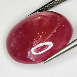 18.70ct Rubino cabochon ovale 18.1x14.8mm