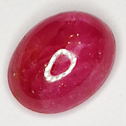 2.26ct Rubis Étoilé cabochon ovale 8.3x6.4mm