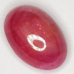 2.28ct Rubis Étoilé cabochon ovale 8.6x5.9mm