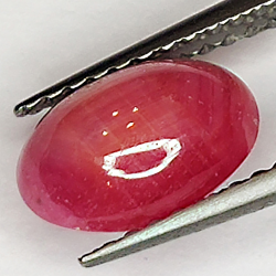 2.28ct Rubis Étoilé cabochon ovale 8.6x5.9mm