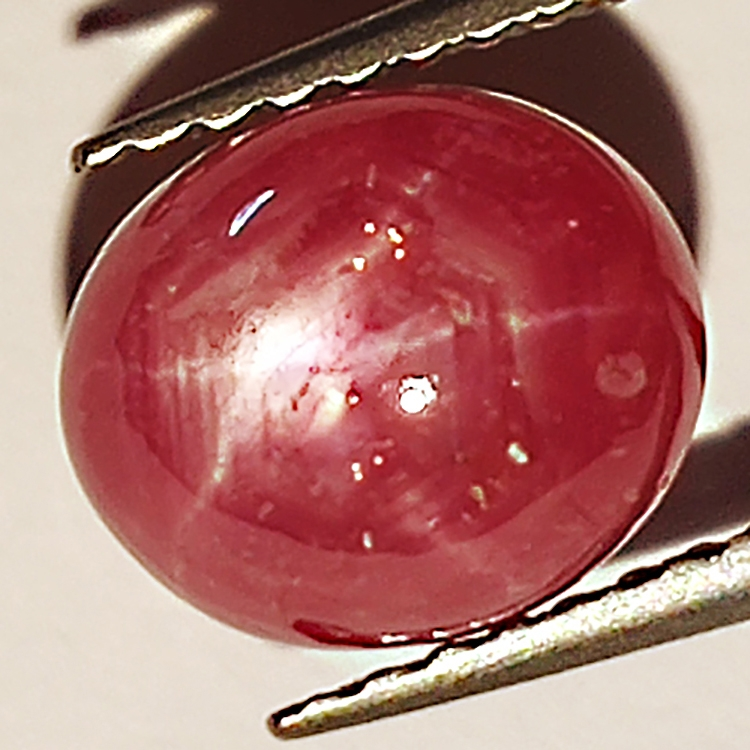 3.00ct Rubis Étoilé cabochon ovale 8.0x6.8mm