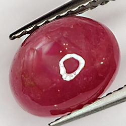 2.86ct Rubino Stella cabochon ovale 8.1x6.4mm