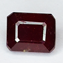 2.50ct Rubino taglio smeraldo 7.2x5.7mm