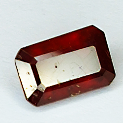 2.30ct Rubin smaragdschliff 8.9x5.8mm