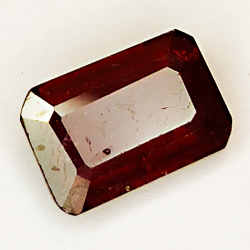 2.75ct Rubino taglio smeraldo 8.9x5.9mm