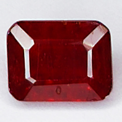 2.70ct Rubin smaragdschliff 7.9x6.0mm