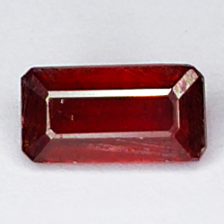 2.20ct Rubin smaragdschliff 9.1x4.8mm