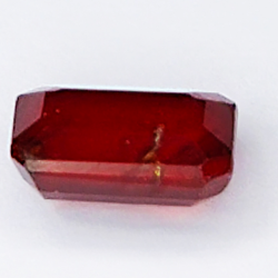 2.10ct Rubin smaragdschliff 7.6x5.4mm