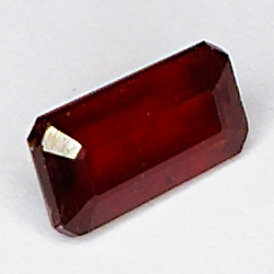 3.25ct Rubin smaragdschliff 10.2x5.6mm