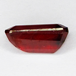 3.25ct Rubis coupe émeraude 10.2x5.6mm