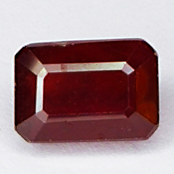 3.00ct Rubin smaragdschliff 8.3x5.7mm