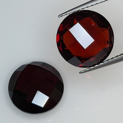 Garnet round cut double checkerboard 10mm 1pz