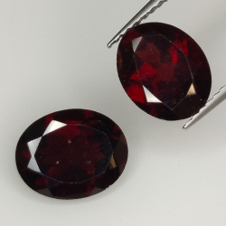 Garnet oval cut 10x8mm 1pz