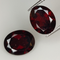 Garnet oval cut 10x8mm 1pz