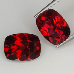 Garnet cushion cut 8x6mm 1pz