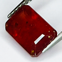 2.70ct Rubis coupe émeraude 8.6x5.8mm