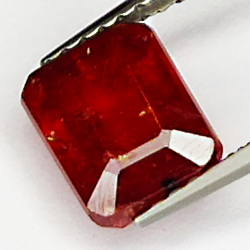 2.45ct Rubin smaragdschliff 7.7x6.0mm