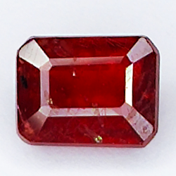 2.45ct Rubin smaragdschliff 7.7x6.0mm