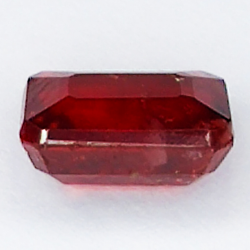 2.45ct Rubino taglio smeraldo 7.7x6.0mm