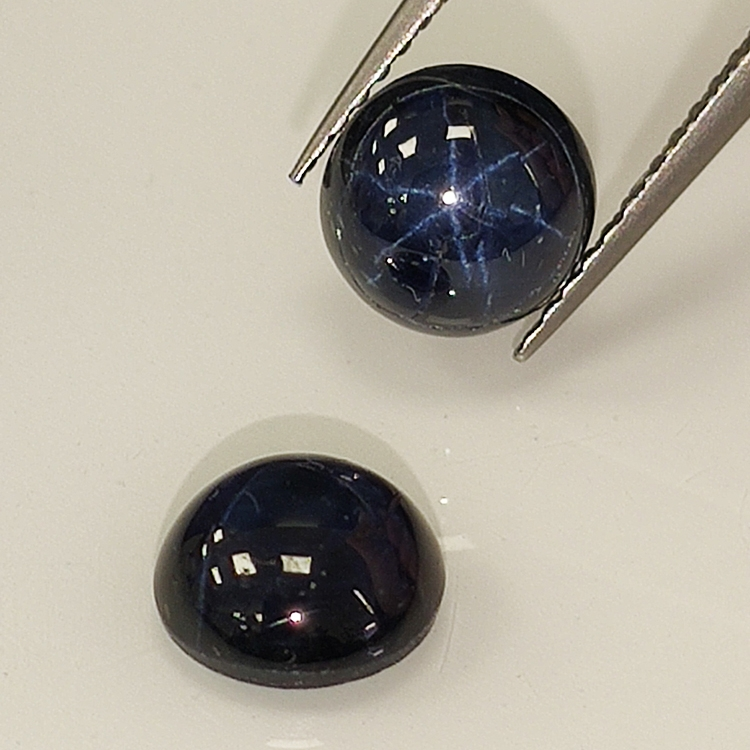 Cabochon tondo con zaffiro stellato 7 mm 1pz