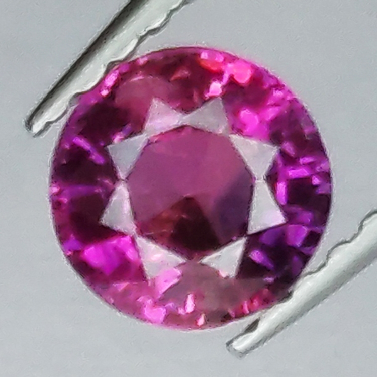 0.75ct Pink Sapphire Round Cut 5.3mm