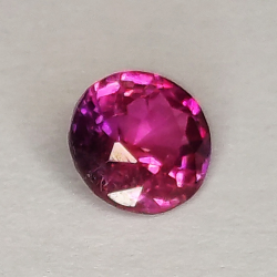 0,75 ct saphir rose taille ronde 5,3 mm