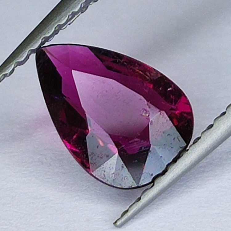 1.00ct Rubellit-Turmalin Birnenschliff 8.3x5.8mm