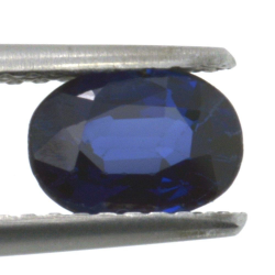 0,98 ct blauer Saphir im Ovalschliff 6,96 x 5,08 mm