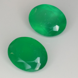 Green agate oval cut 10x8mm 1pz