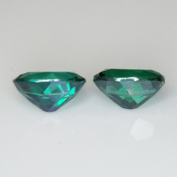 Topacio verde talla oval 10x8mm 1pz