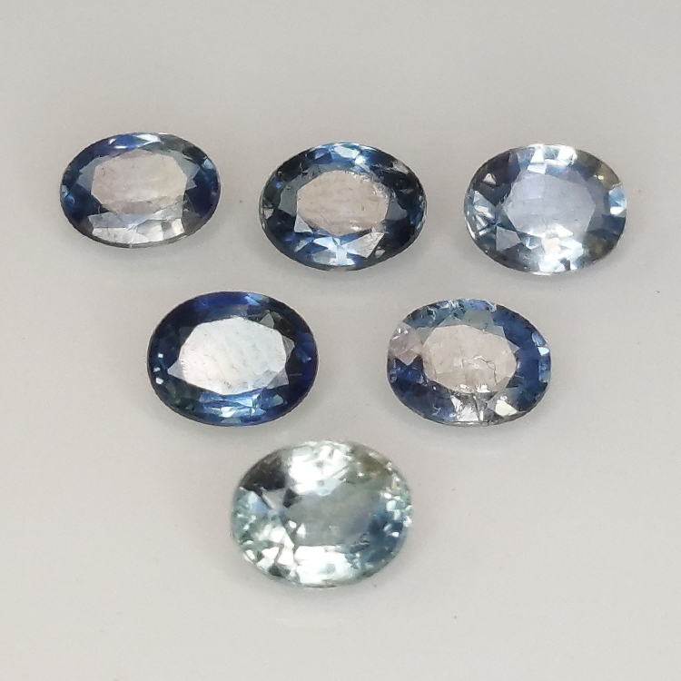 Zafiro azul talla oval 5x4mm 1pz