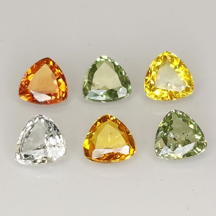 Songea Saphir Multicolor Trillion Größe 3,4-3,8mm 1ct