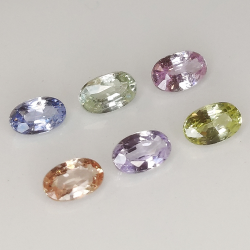 Zaffiro di Ceylon multicolor taglio ovale 5x3mm 1pz