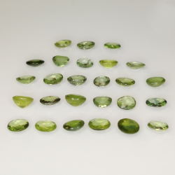 Green sapphire oval cut 5x4mm 1pz