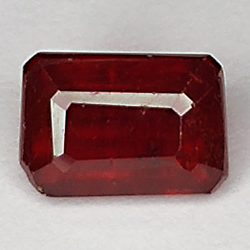 2.60ct Rubin smaragdschliff 8.6x5.5mm