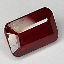 3.10ct Rubino taglio smeraldo 8.6x6.0mm