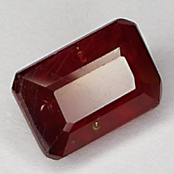 2.80ct Rubin smaragdschliff 8.4x5.7mm