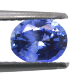 0,84 ct blauer Saphir im Ovalschliff 6,48 x 5,21 mm