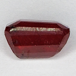 2.75ct Rubin smaragdschliff 8.3x5.7mm