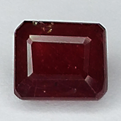 2.25ct Rubis coupe émeraude 7.5x6.1mm