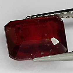 2.45ct Rubino taglio smeraldo 8.0x6.1mm