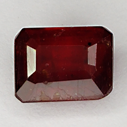 2.45ct Rubin smaragdschliff 8.0x6.1mm