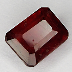 2.45ct Rubin smaragdschliff 8.0x6.1mm