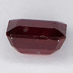 2.30ct Rubin smaragdschliff 7.1x5.9mm